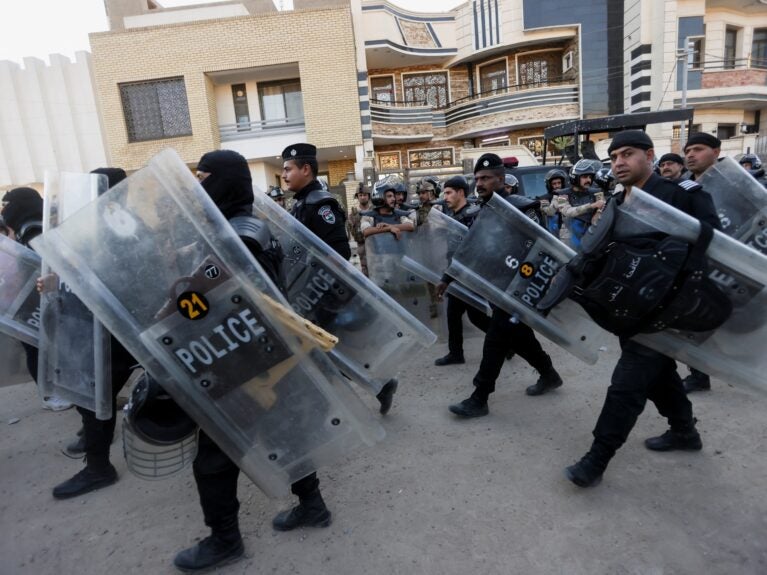 Protestos em Bagdá após queima do Alcorão na Suécia