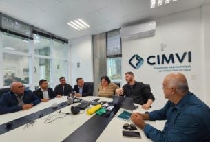 Técnicos do Iaepi, prefeitos e secretários municipais visitam usinas de reciclagem de lixo em Santa Catarina