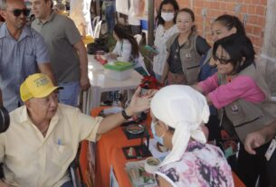 Prefeito Doutor Pessoa participa de Ação Social para os moradores do bairro Afonso Gil