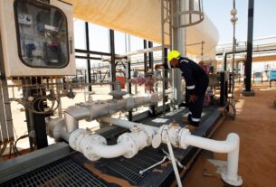 Campos de petróleo são parcialmente retomados após ex-funcionário ser libertado na Líbia
