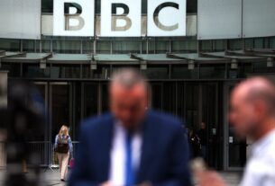 Crise da BBC cresce quando membro da equipe é acusado de abuso por 2ª pessoa