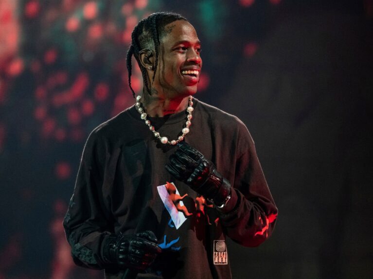 Egito proíbe show da pirâmide do rapper Travis Scott após campanha