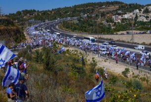 Enorme marcha de protesto chega a Jerusalém após 5 dias de caminhada de Tel Aviv