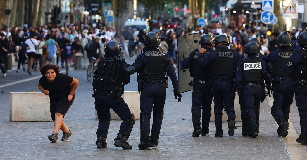 França prende mais centenas na quinta noite de distúrbios