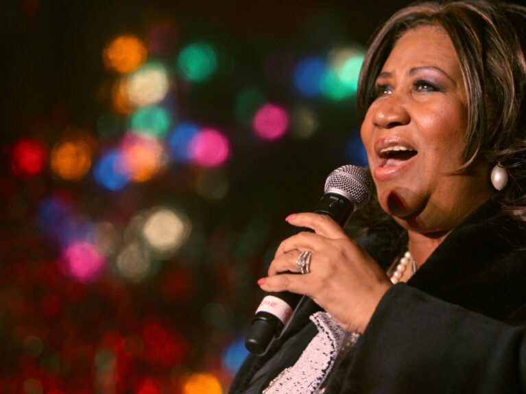 Júri declara páginas do sofá de Aretha Franklin como seu testamento