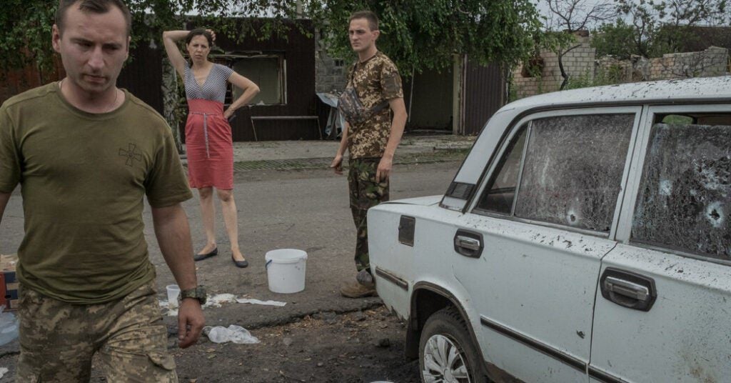 No 500º dia da Guerra da Ucrânia, a Rússia ataca e Zelensky se mostra desafiador