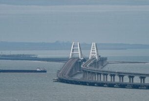 Paralisação do tráfego na ponte vital russa na Crimeia sugere ataque da Ucrânia