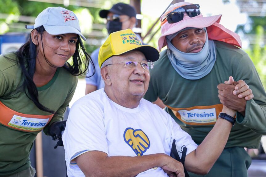 Prefeito Dr. Pessoa participa de 1° Mutirão de Limpeza pela cidade na zona Sudeste