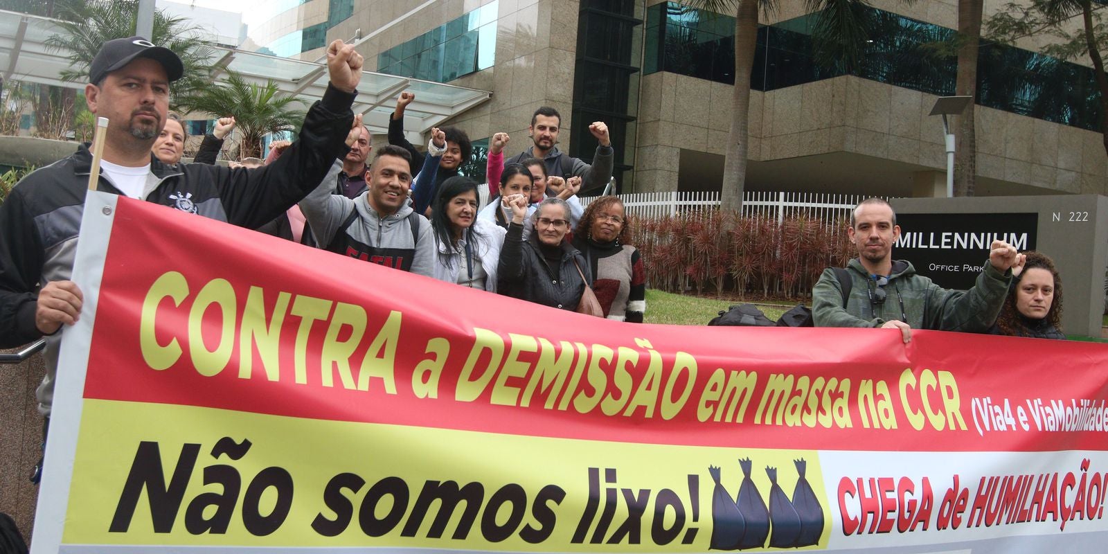 SP: empregados da ViaQuatro protestam contra demissão de funcionários