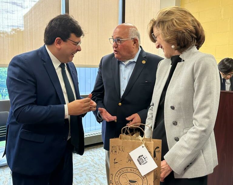 Acordo entre Rafael Fonteles e Universidade de Framingham vai impulsionar a educação