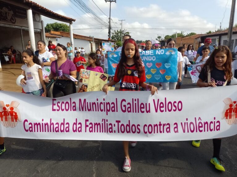 II Caminhada da Família é realizada pela Escola Municipal Galileu Veloso