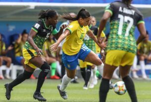 Brasil enfrenta Jamaica precisando de vitória para chegar às oitavas