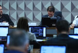 Fotógrafo diz ter visto tropas perto do Palácio do Planalto invadido