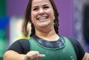 Mariana D'Andrea é campeã mundial de halterofilismo paralímpico