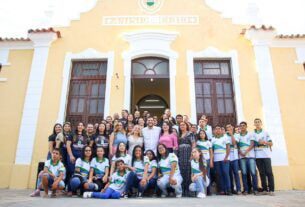 Governador Rafael Fonteles inaugura prédio histórico de escola em Piracuruca