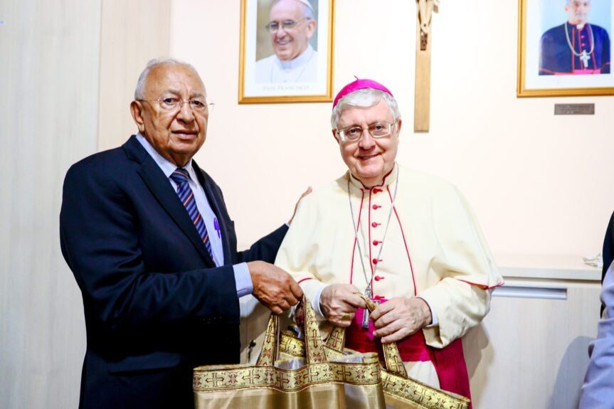 Dr. Pessoa participa de celebração para imposição do Pálio ao arcebispo Dom Juarez pelas mãos do Núncio Dom Giambattista