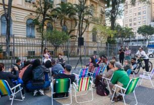 Aula em praça pública homenageia legado de Paulo Freire