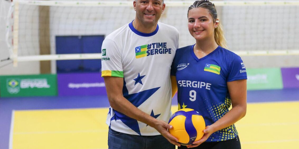 Ex-atacante da seleção prestigia filha nos Jogos da Juventude