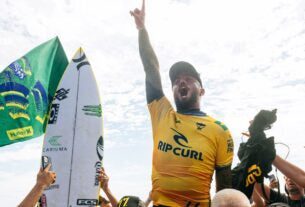 Filipe Toledo conquista bicampeonato mundial de surfe