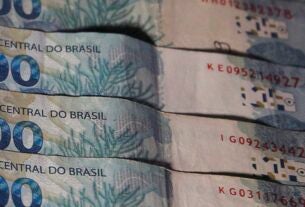 Juros médios dos bancos seguem em queda para 43,5% ao ano