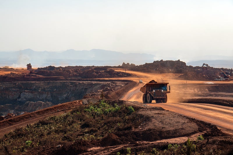 Metade dos latino-americanos associam mineração à ilegalidade