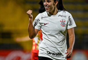 Corinthians goleia e se garante nas quartas da Libertadores feminina