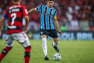 Em momentos opostos, Flamengo e Grêmio jogam em Porto Alegre