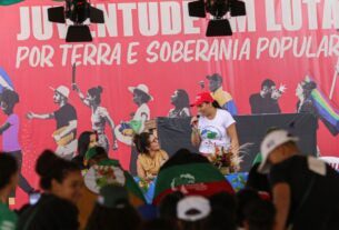 Juventude acampada debate luta pela terra e participação no poder