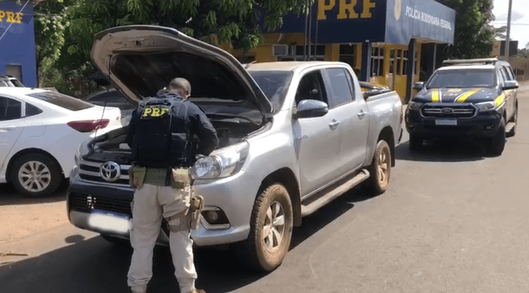 Veículo roubado é recuperado pela PRF em Teresina