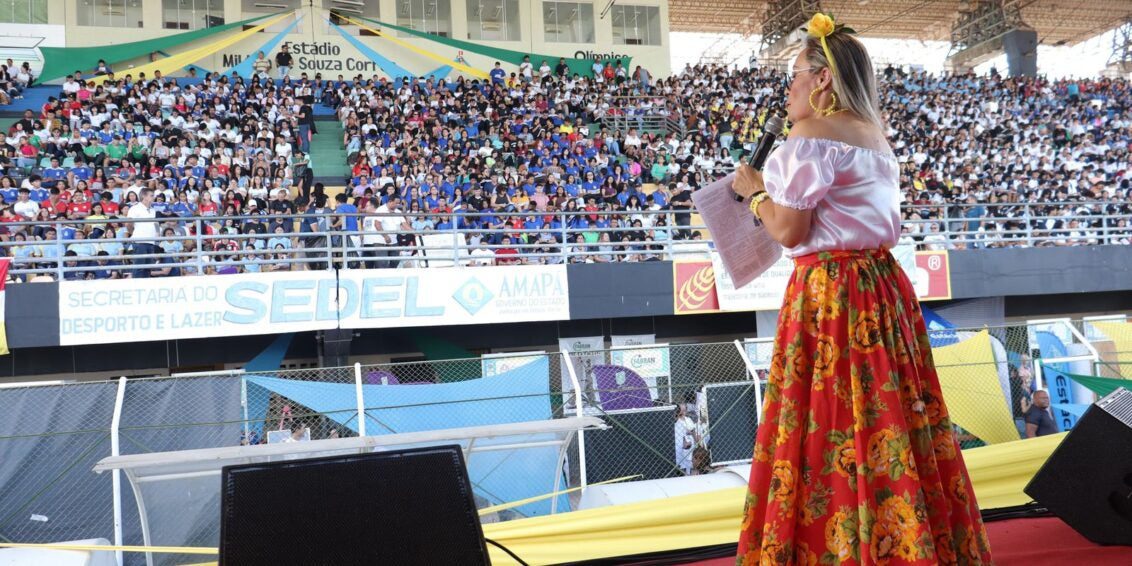 Estudantes lotam estádio em Macapá para reforço às vésperas do Enem