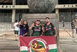 A pé de Petrópolis ao Rio: torcedores do Fluminense pagam promessa