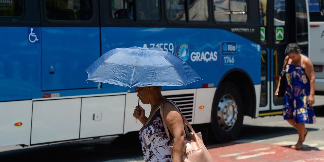 Forte calor eleva risco de desidratação para idosos