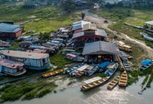 Rio Negro sobe lentamente e pescadores esperam retomar rotina