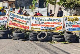 Moradores protestam por realocação em bairro próximo a mina em Maceió