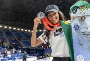 Rayssa Leal conquista prata no Mundial de skate street no Japão