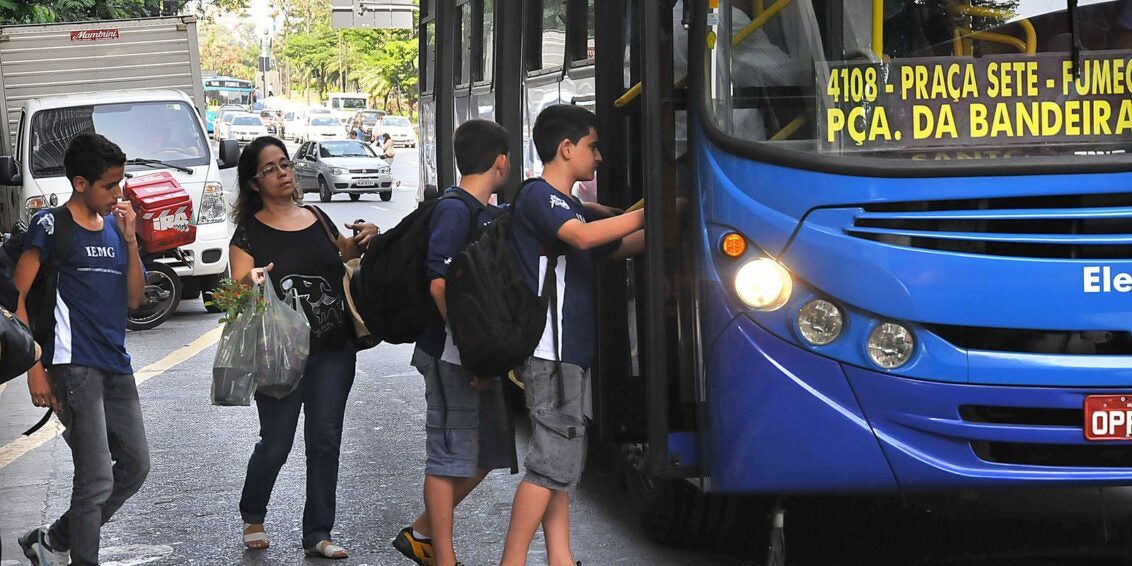 Volume de serviços recua 0,6% em outubro, revela IBGE