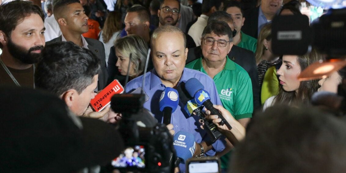 Rede de saúde do DF entra em colapso por dengue, diz governador