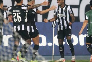 Júnior Santos comanda Botafogo em vitória sobre o Bragantino