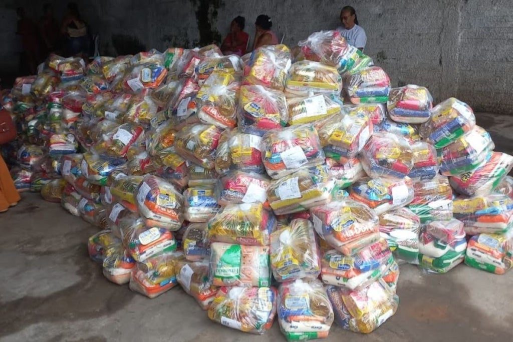Prefeitura de São Francisco do Maranhão inicia distribuição de cestas básicas e peixes à população