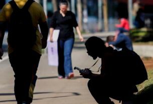 Um em cinco jovens brasileiros de 15 a 29 anos não estuda nem trabalha