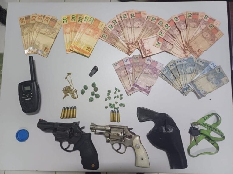 OPERAÇÃO DA POLÍCIA CIVIL RESULTA NAS PRISÕES DE DUAS PESSOAS POR TRÁFICO, ASSOCIAÇÃO PARA TRÁFICO DE DROGAS E POSSE ILEGAL DE ARMA DE FOGO EM TUTÓIA