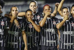 Abertura de rodada do Brasileirão Feminino é marcada por protestos