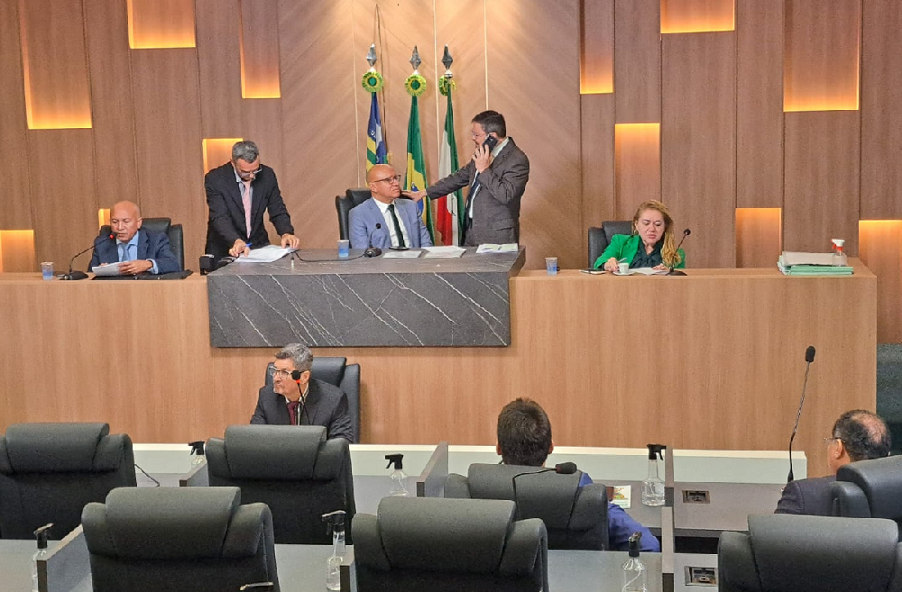 Assembleia Legislativa aprova viagem oficial de Rafael Fonteles e reajuste salarial do magistério estadual