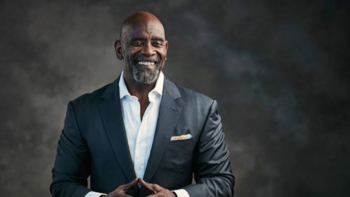 Da escuridão à luz: a jornada inabalável de Chris Gardner rumo ao sucesso