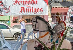 Devotos de São Jorge fazem feijoada no Rio para comemorar dia do santo