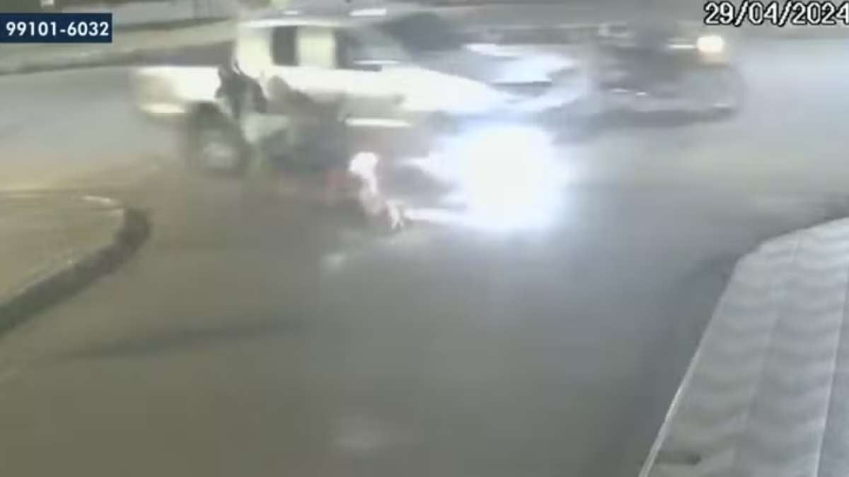 Duas pessoas são atropeladas por caminhonete em Pedreiras-MA