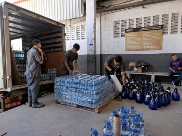 PCCE arrecada mais de 50 mil litros de Água mineral para o RS