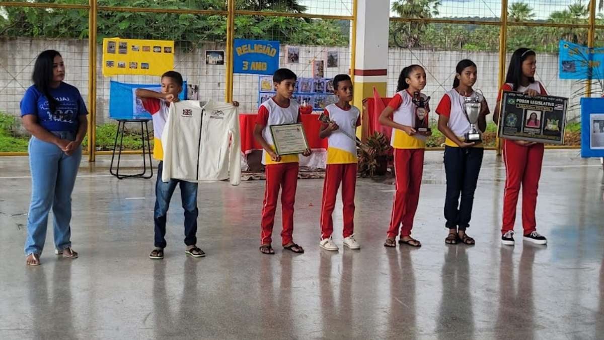 Escola celebra o Centenário de São Francisco do Ma