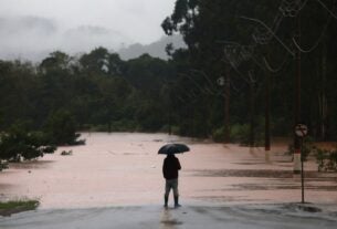 Governador do RS alerta para "maior desastre da história" do estado