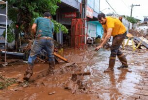 Trens urbanos voltam a operar na região metropolitana de Porto Alegre